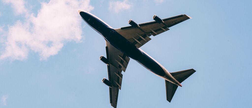 Flugzeug vom boden aus